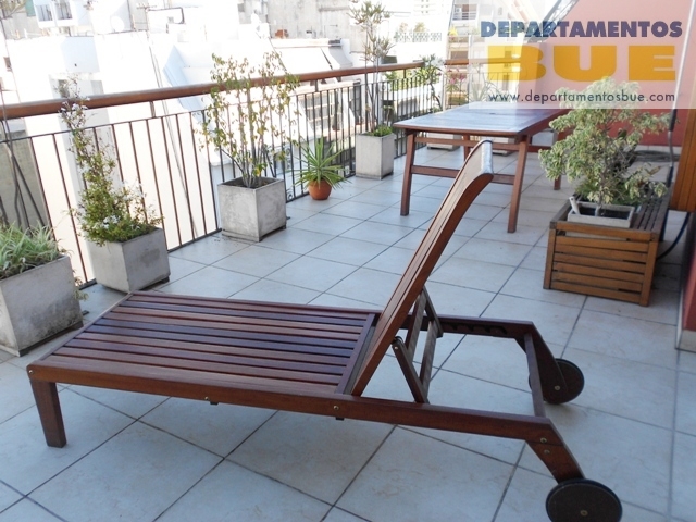 Excelente piso de categoría RECICLADO A NUEVO Balcón terraza